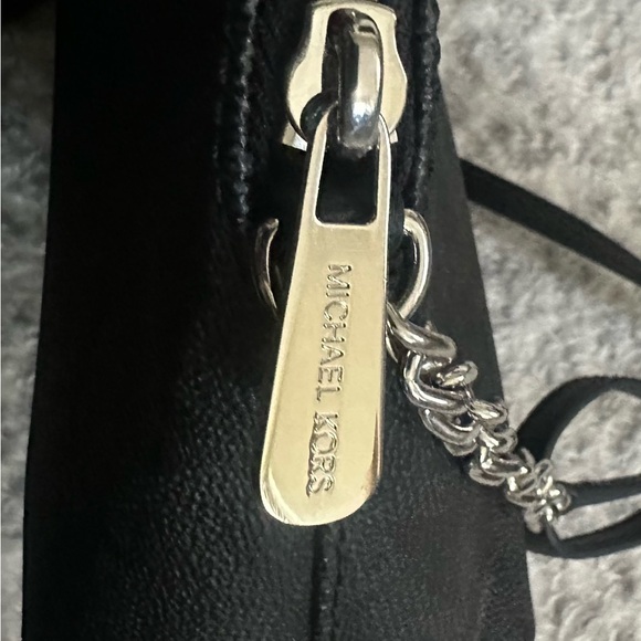 Michael Kors Cindy LG Dome Crossbody Handbag - Picture 6 of 6